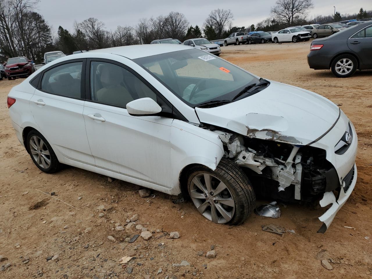 2013 Hyundai Accent VIN KMHCU4AE2DU305738 Copart auction photo, front end damage thumbnail 4
