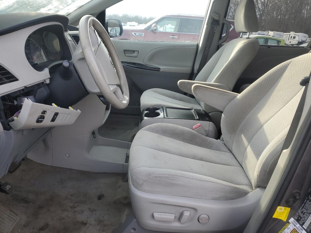 2013 Toyota Sienna VIN 5TDJK3DC8DS056503 Copart auction photo, minor dent/scratches damage thumbnail 7