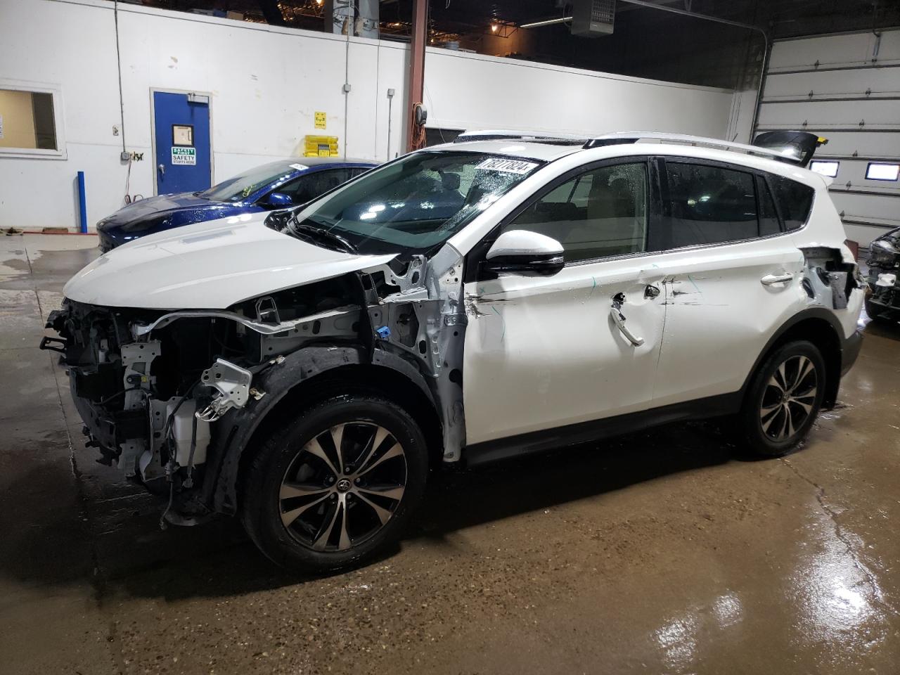 2015 Toyota RAV 4 VIN JTMDFREV2FD105116