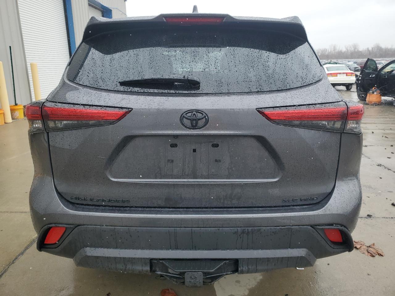 2022 Toyota Highlander VIN 5TDGZRBH3NS247271 Copart auction photo, side damage thumbnail 6