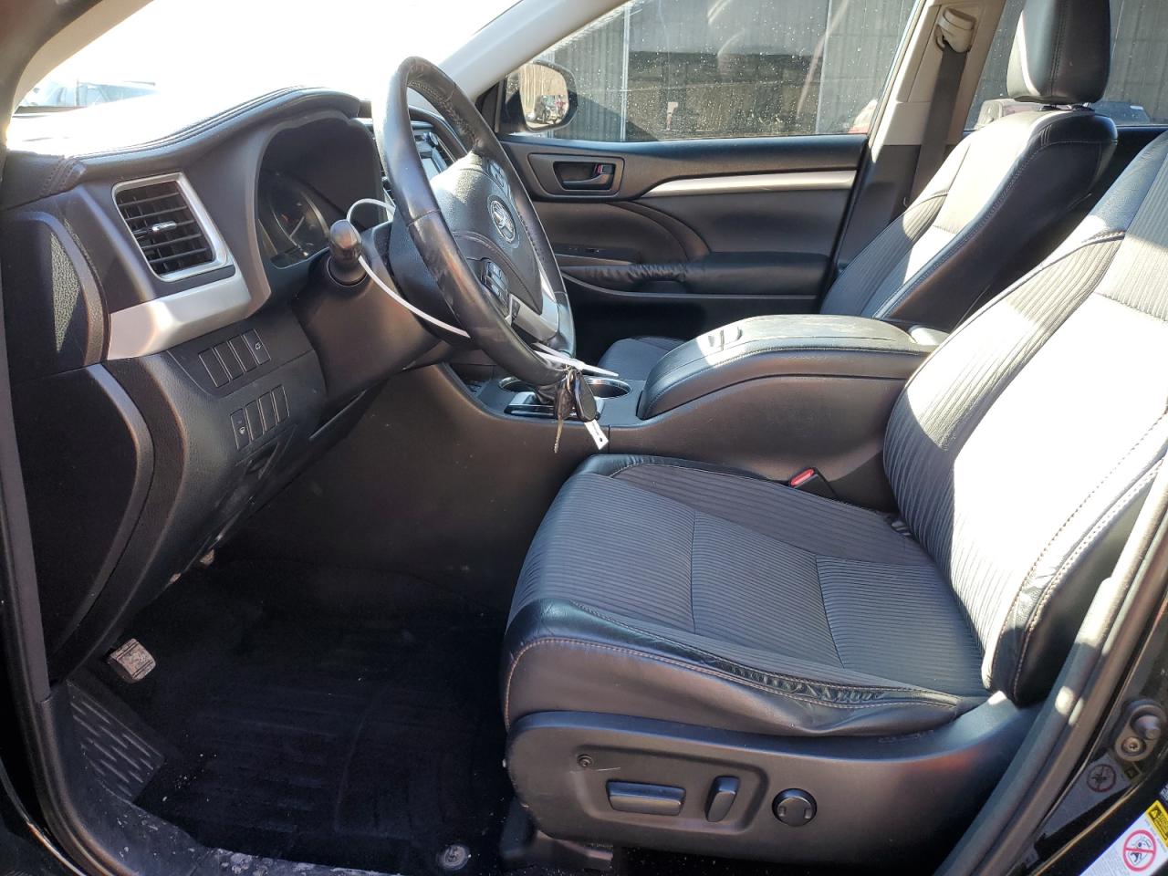 2015 Toyota Highlander VIN 5TDBKRFH9FS084815 Copart auction photo, all over / minor dent/scratches damage thumbnail 7