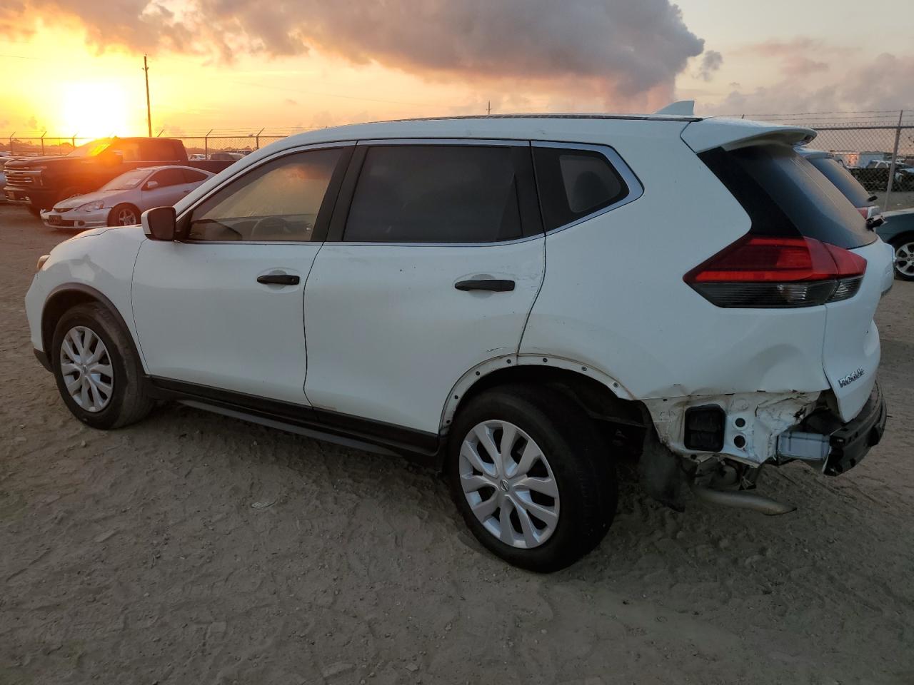 2017 Nissan Rogue VIN JN8AT2MT8HW137258 Copart auction photo, rear end / minor dent/scratches damage thumbnail 2