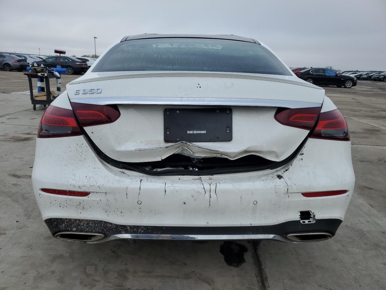 2022 Mercedes-Benz E-klasse VIN W1KZF8DB7NB065011 Copart auction photo, burn damage thumbnail 6
