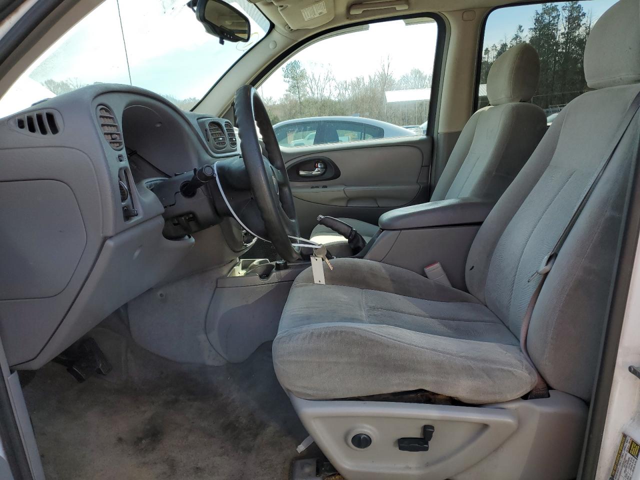 2005 Chevrolet TrailBlazer VIN 1GNES16S656141472 Copart auction photo, vandalism damage thumbnail 7