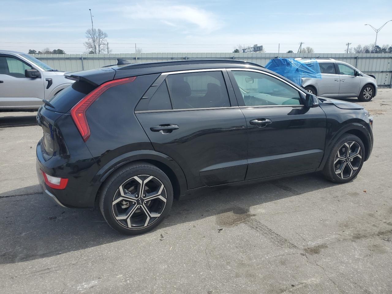2023 KIA Niro VIN KNDCR3LE8P5069754 Copart auction photo, front end damage thumbnail 3