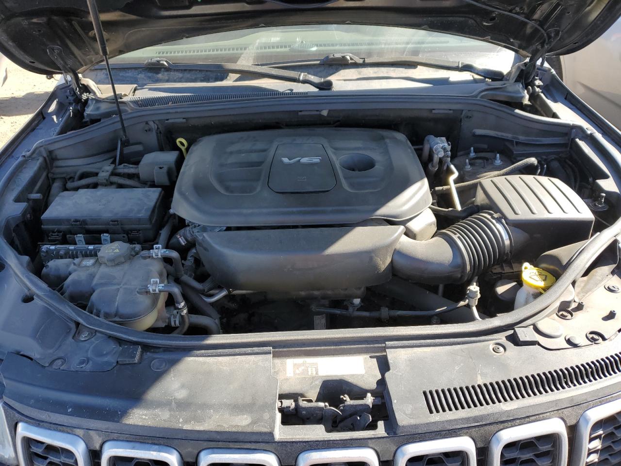 2018 Jeep Grand Cherokee VIN 1C4RJFBG8JC372834 Copart auction photo, hail damage thumbnail 12