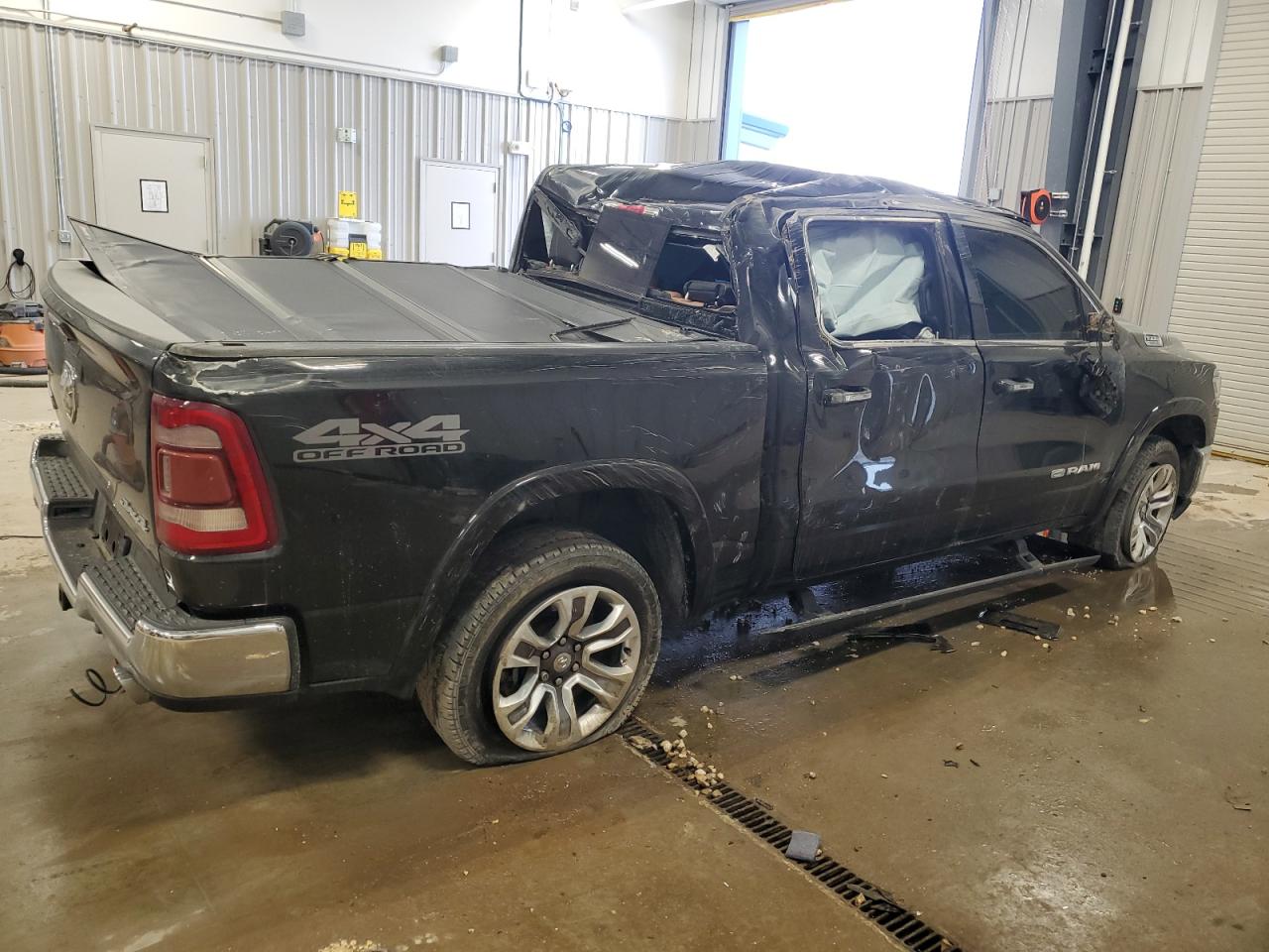 2019 RAM 1500 VIN 1C6SRFKT6KN717881 Copart auction photo, rollover damage thumbnail 3