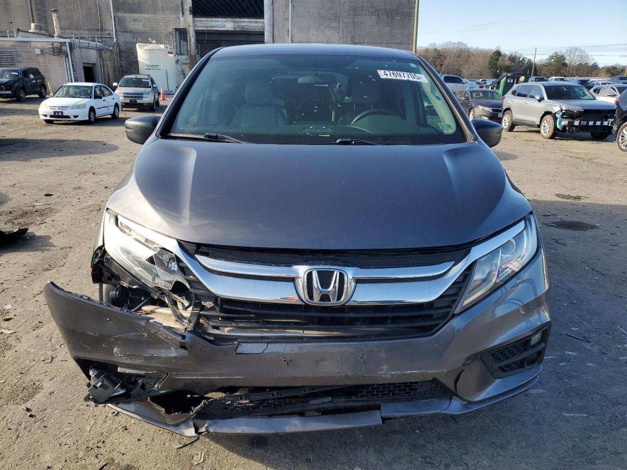 2019 Honda Odyssey VIN 5FNRL6H25KB137852 Copart auction photo, front end / minor dent/scratches damage thumbnail 5