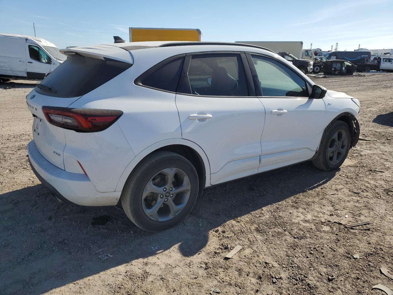2023 Ford Escape VIN 1FMCU9MN4PUA08743 Copart auction photo, front end / minor dent/scratches damage thumbnail 3