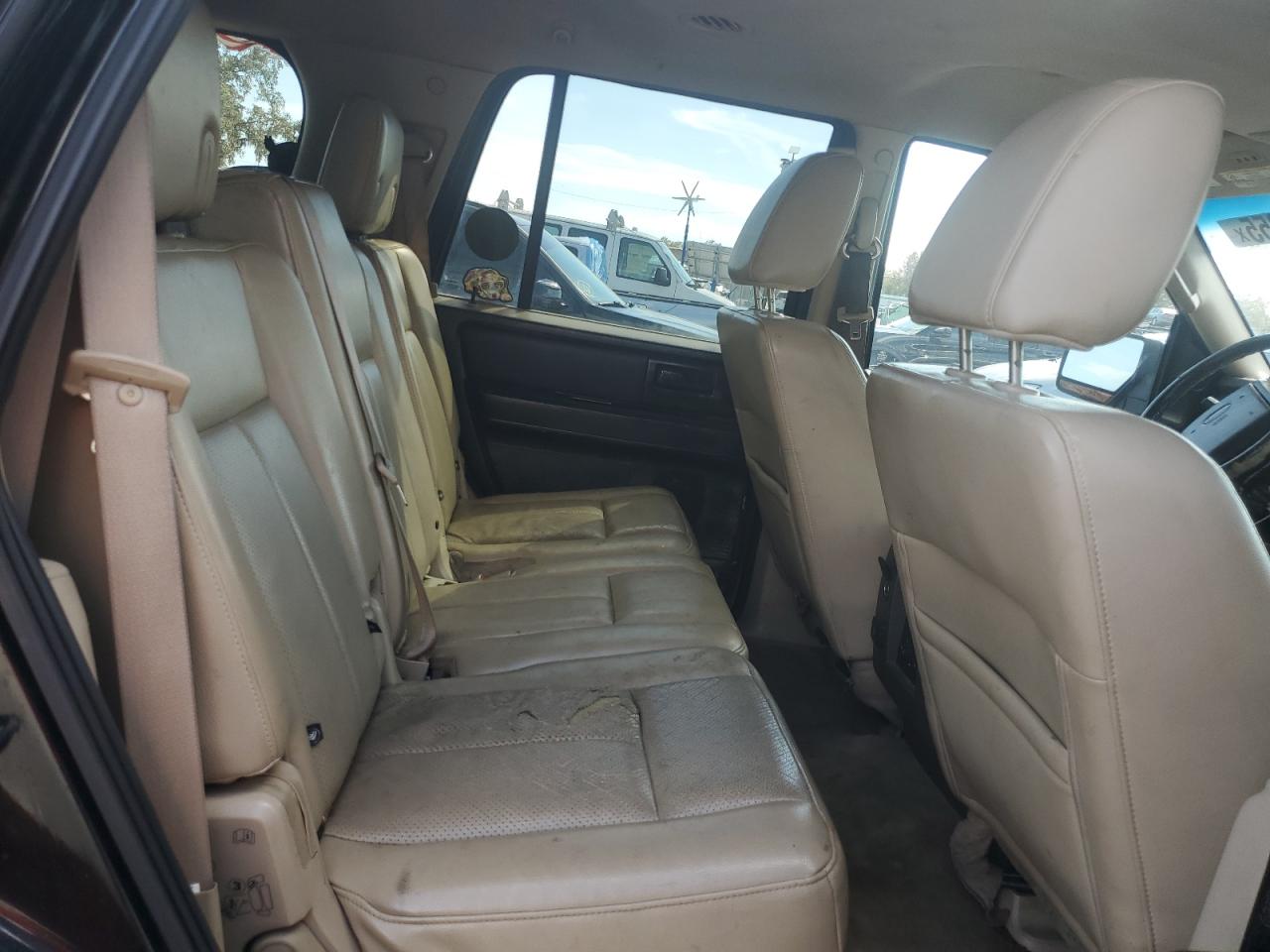 2011 Ford Expedition VIN 1FMJU1J53BEF00955 Copart auction photo, vandalism damage thumbnail 11