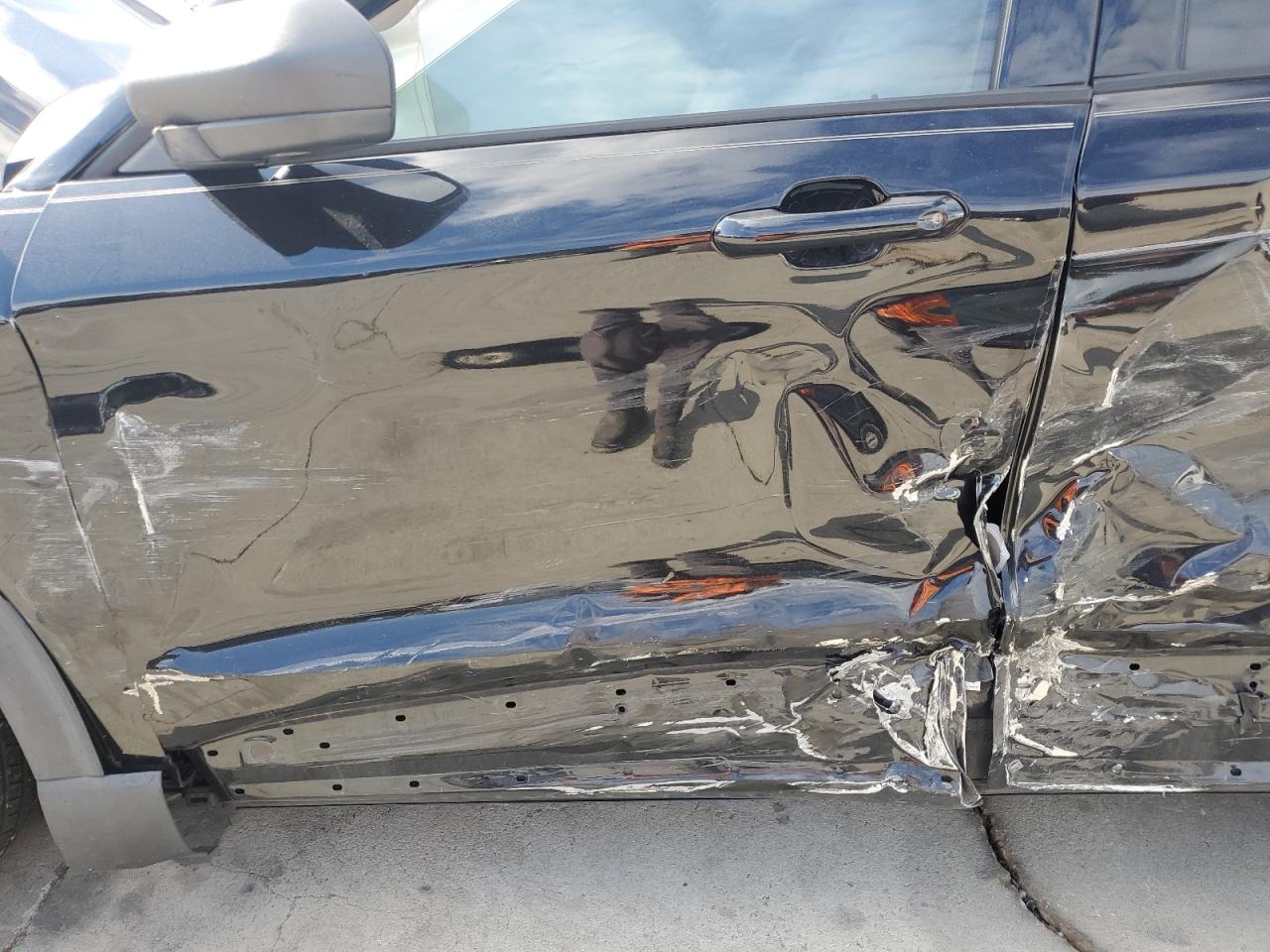 2020 Ford Explorer VIN 1FMSK7DH9LGC73666 Copart auction photo, side / front end damage thumbnail 7