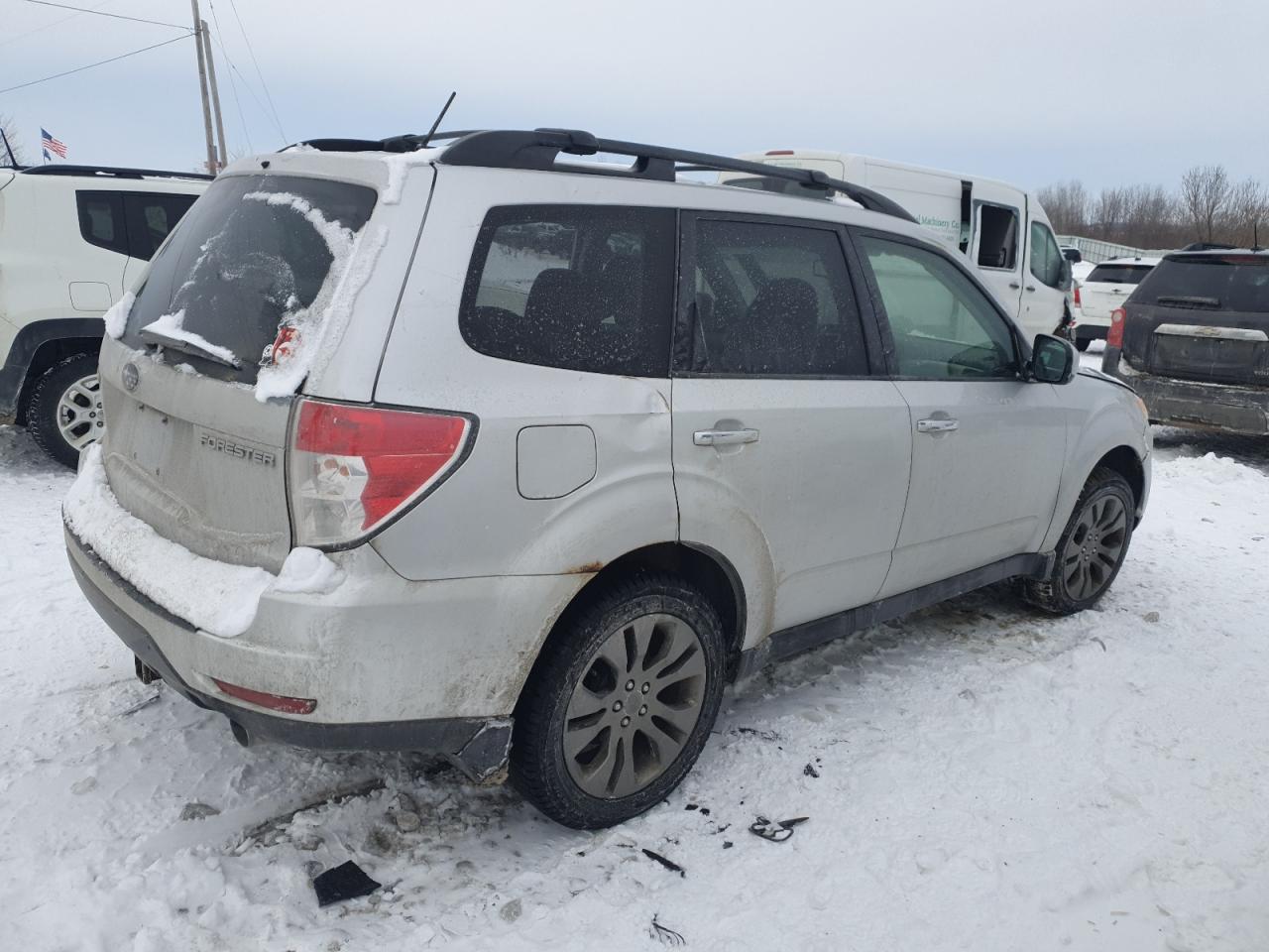 2009 Subaru Forester VIN JF2SH63699H723107 Copart auction photo, side / front end damage thumbnail 3