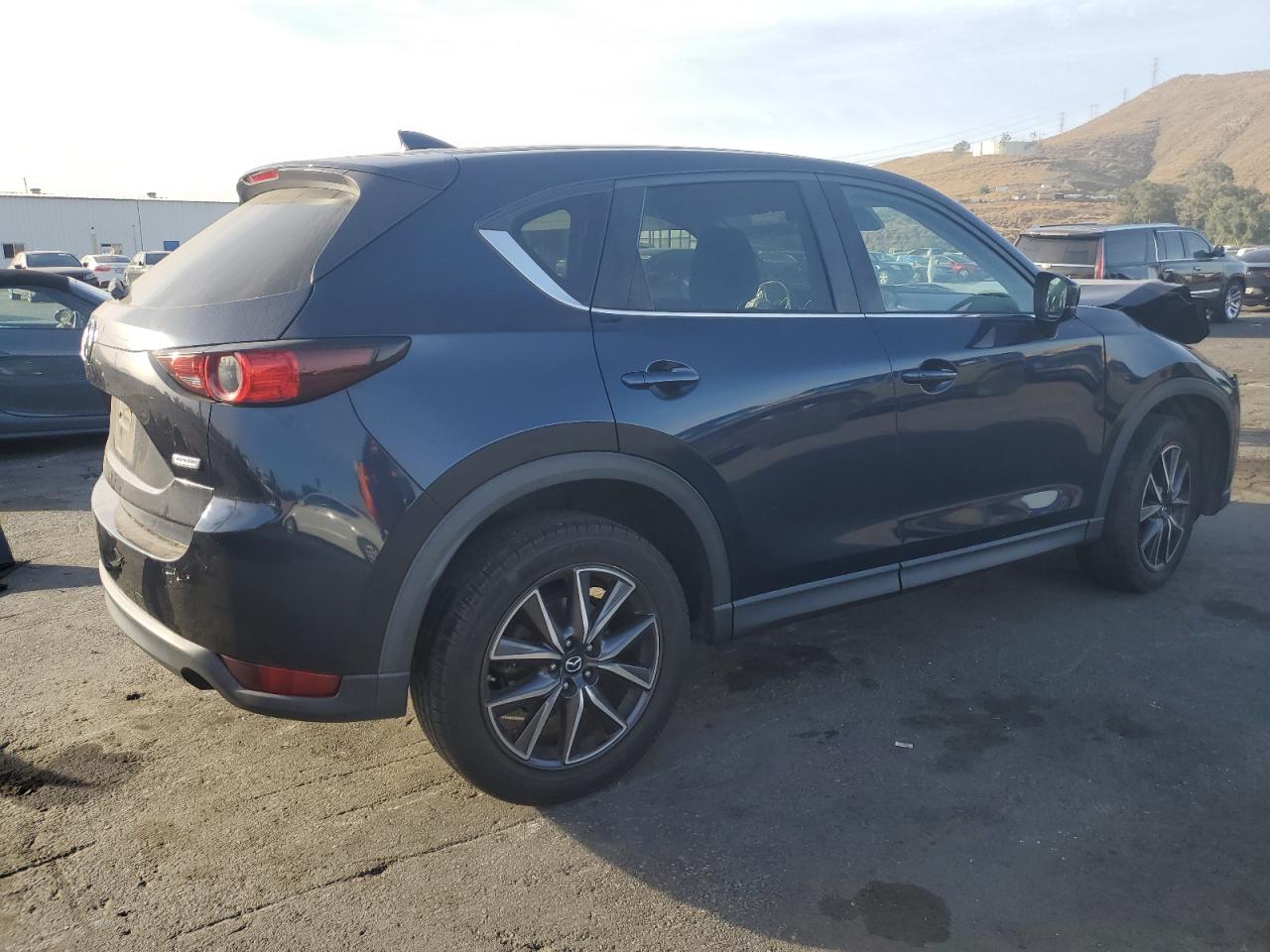 2018 Mazda CX-5 VIN JM3KFACM9J1420709 Copart auction photo, front end damage thumbnail 3