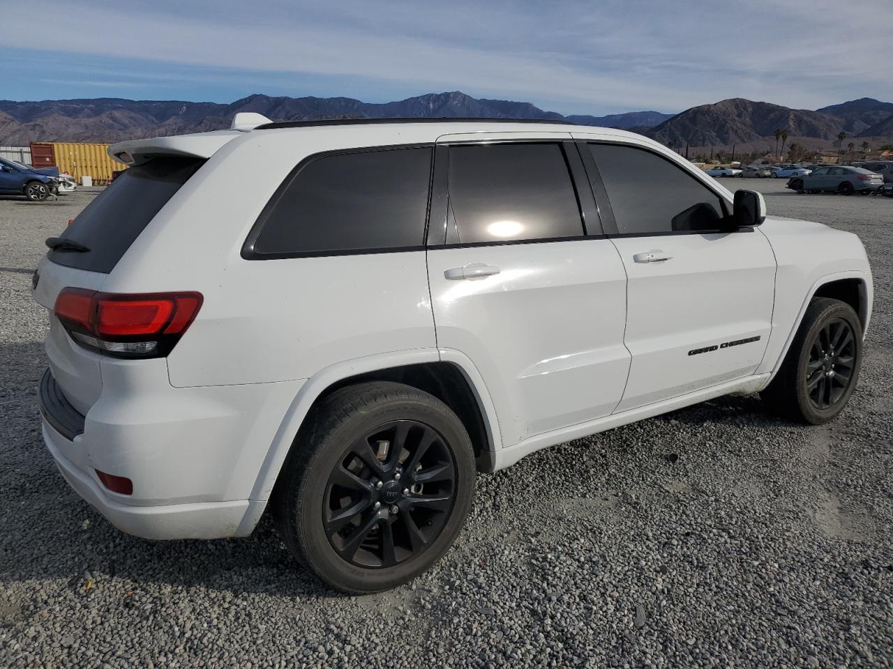 2017 Jeep Grand Cherokee VIN 1C4RJFAGXHC927343 Copart auction photo, rear end damage thumbnail 3