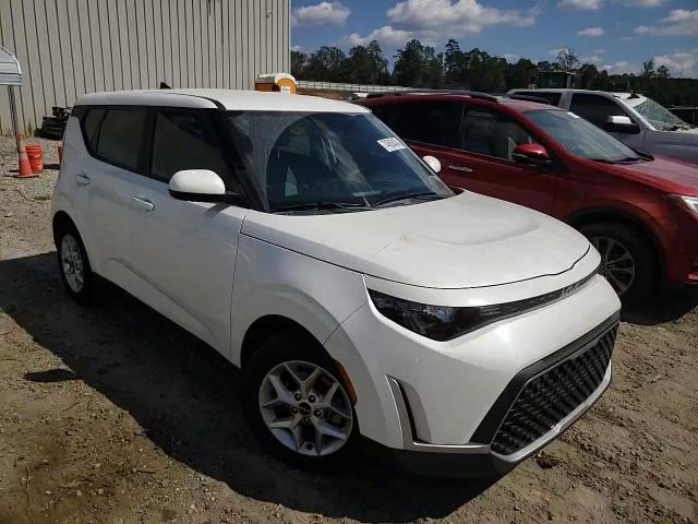 2023 KIA Soul VIN KNDJ23AU5P7872175 Copart auction photo, side / front end damage thumbnail 11