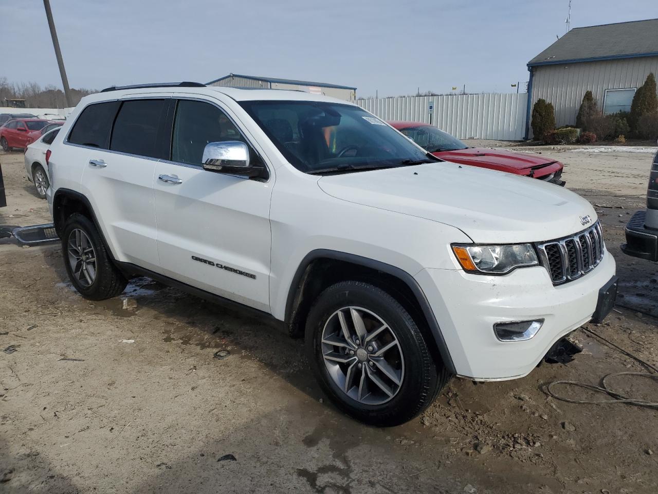 2017 Jeep Grand Cherokee VIN 1C4RJFBG0HC831672 Copart auction photo, front end damage thumbnail 4
