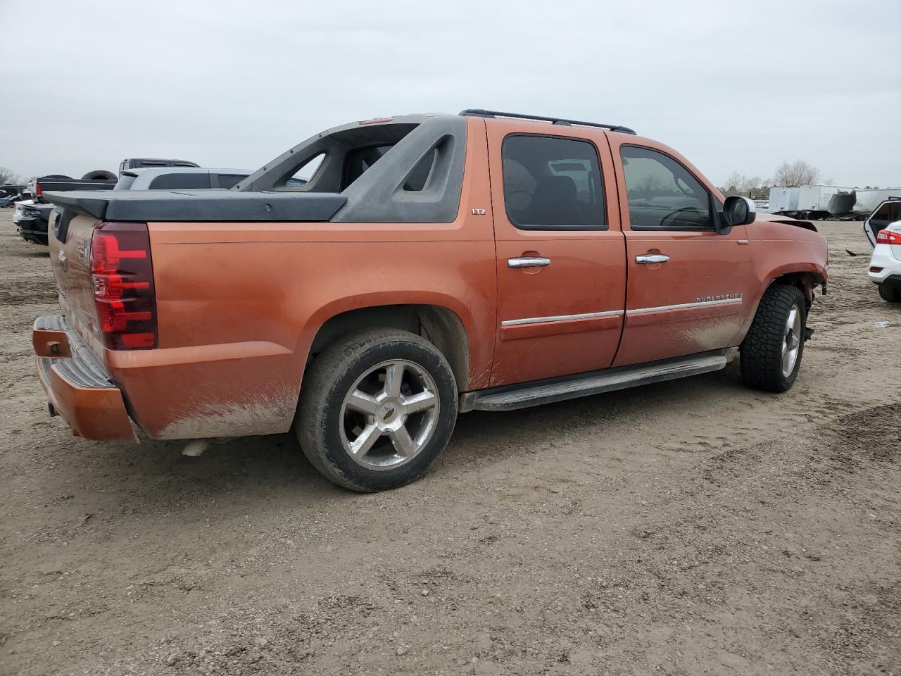 2007 Chevrolet Avalanche VIN 3GNEC12057G301960 Copart auction photo, front end / minor dent/scratches damage thumbnail 3