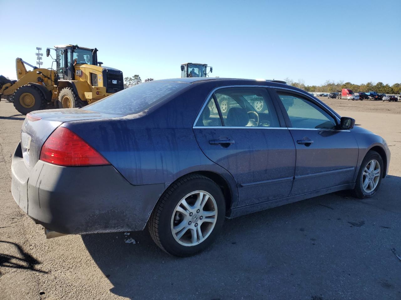 2007 Honda Accord VIN 1HGCM563X7A079537 Copart auction photo, minor dent/scratches damage thumbnail 3