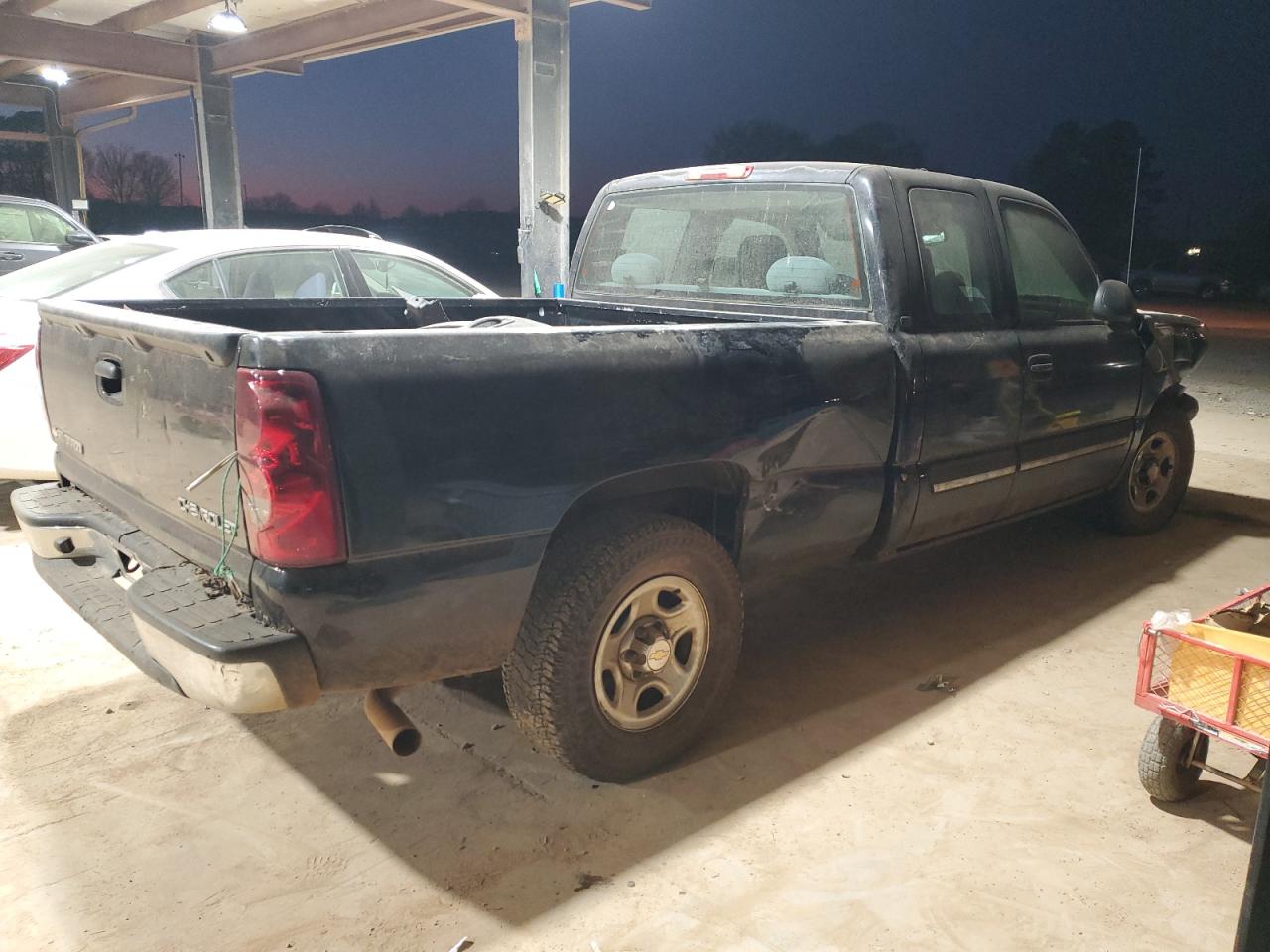 2003 Chevrolet Silverado VIN 2GCEC19V231314632 Copart auction photo, front end / side damage thumbnail 3