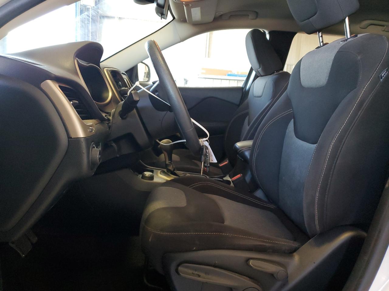 2018 Jeep Grand Cherokee VIN 1C4PJMCB8JD564134 Copart auction photo, front end / rear end damage thumbnail 7