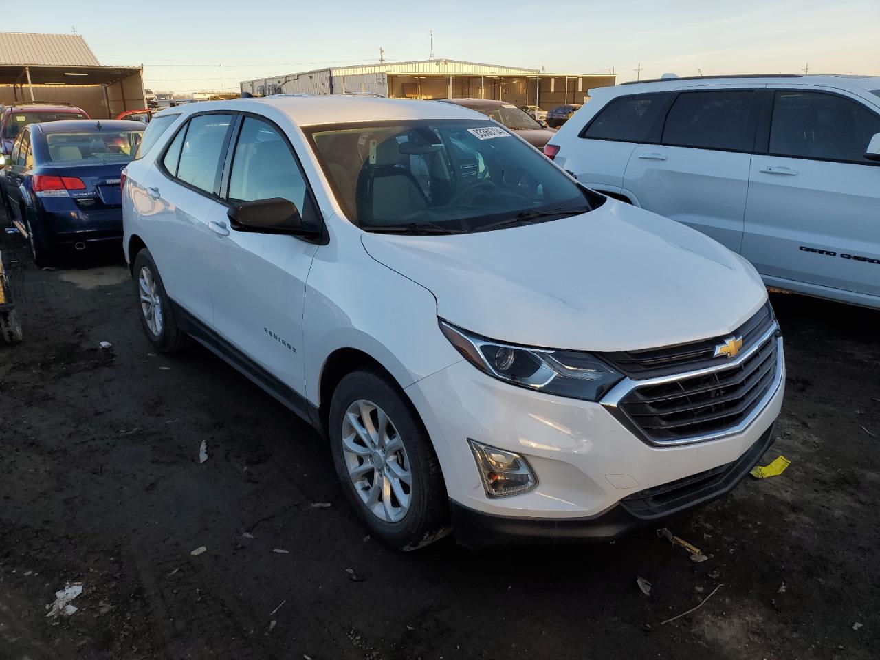 2018 Chevrolet Equinox VIN 2GNAXREV0J6321206 Copart auction photo, side / front end damage thumbnail 4