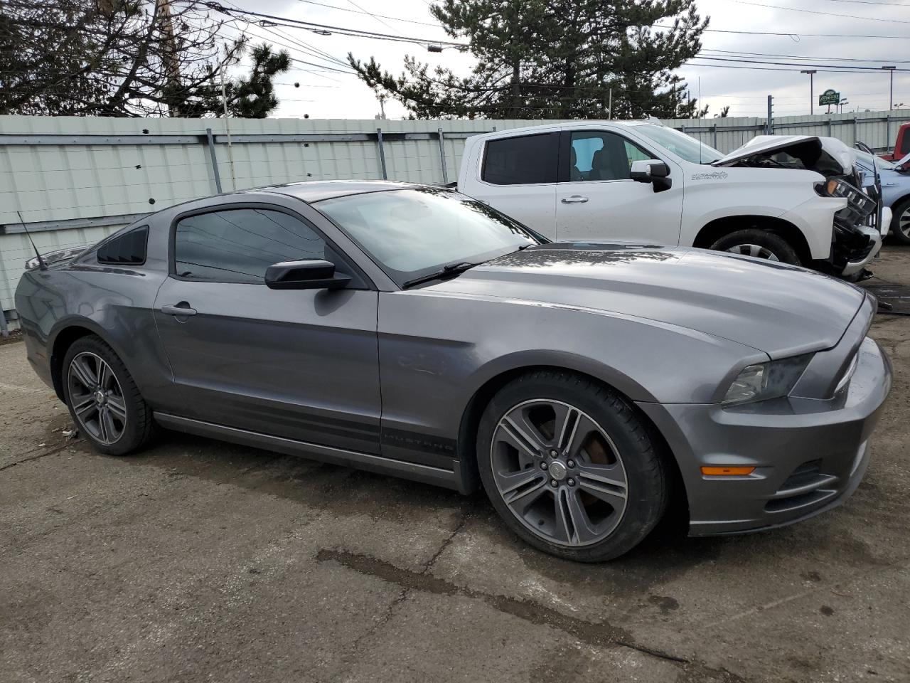 2014 Ford Mustang VIN 1ZVBP8AM4E5331434 Copart auction photo, mechanical / minor dent/scratches damage thumbnail 4