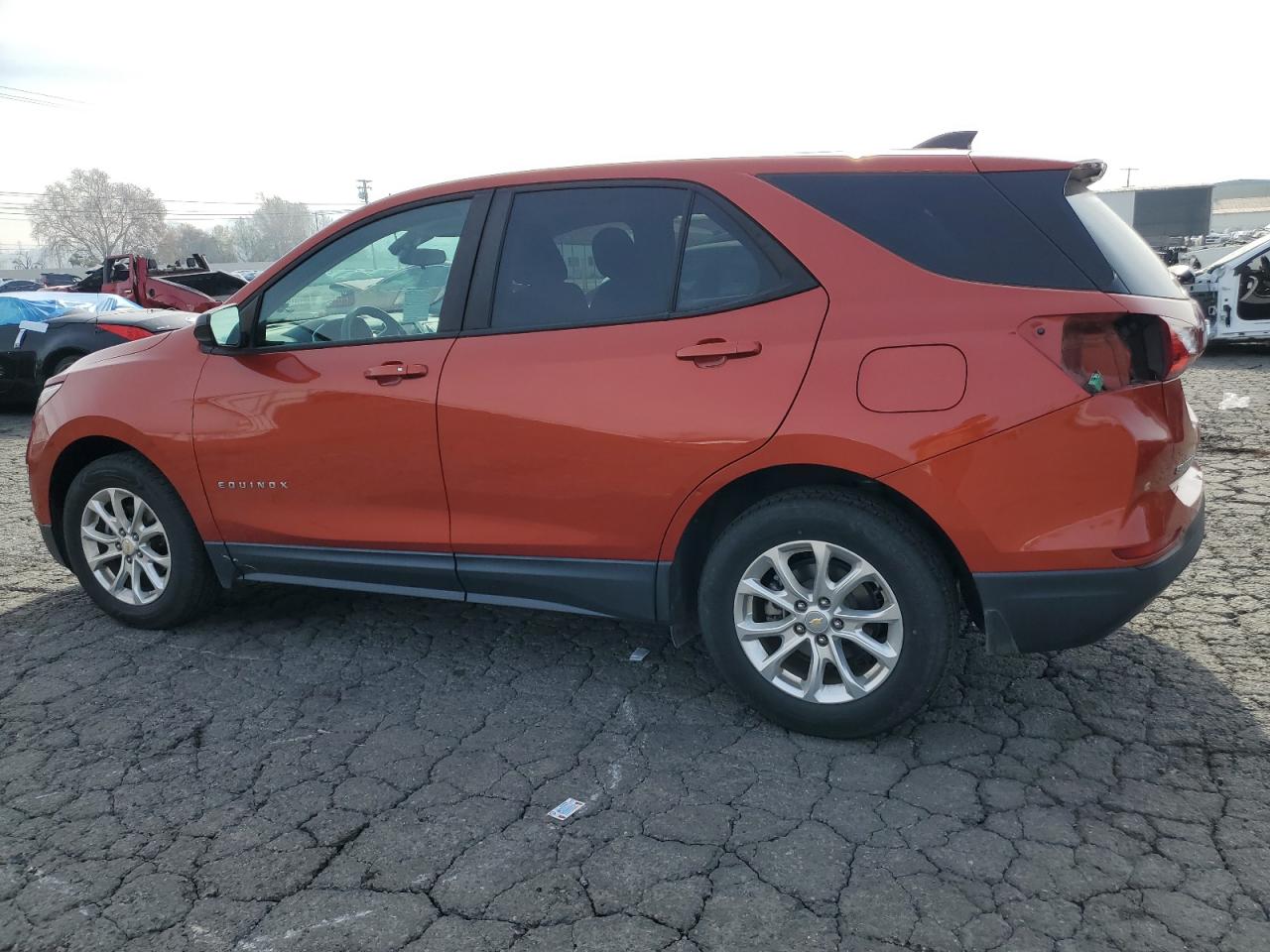2020 Chevrolet Equinox VIN 2GNAXHEV7L6197285 Copart auction photo, side / rear end damage thumbnail 2