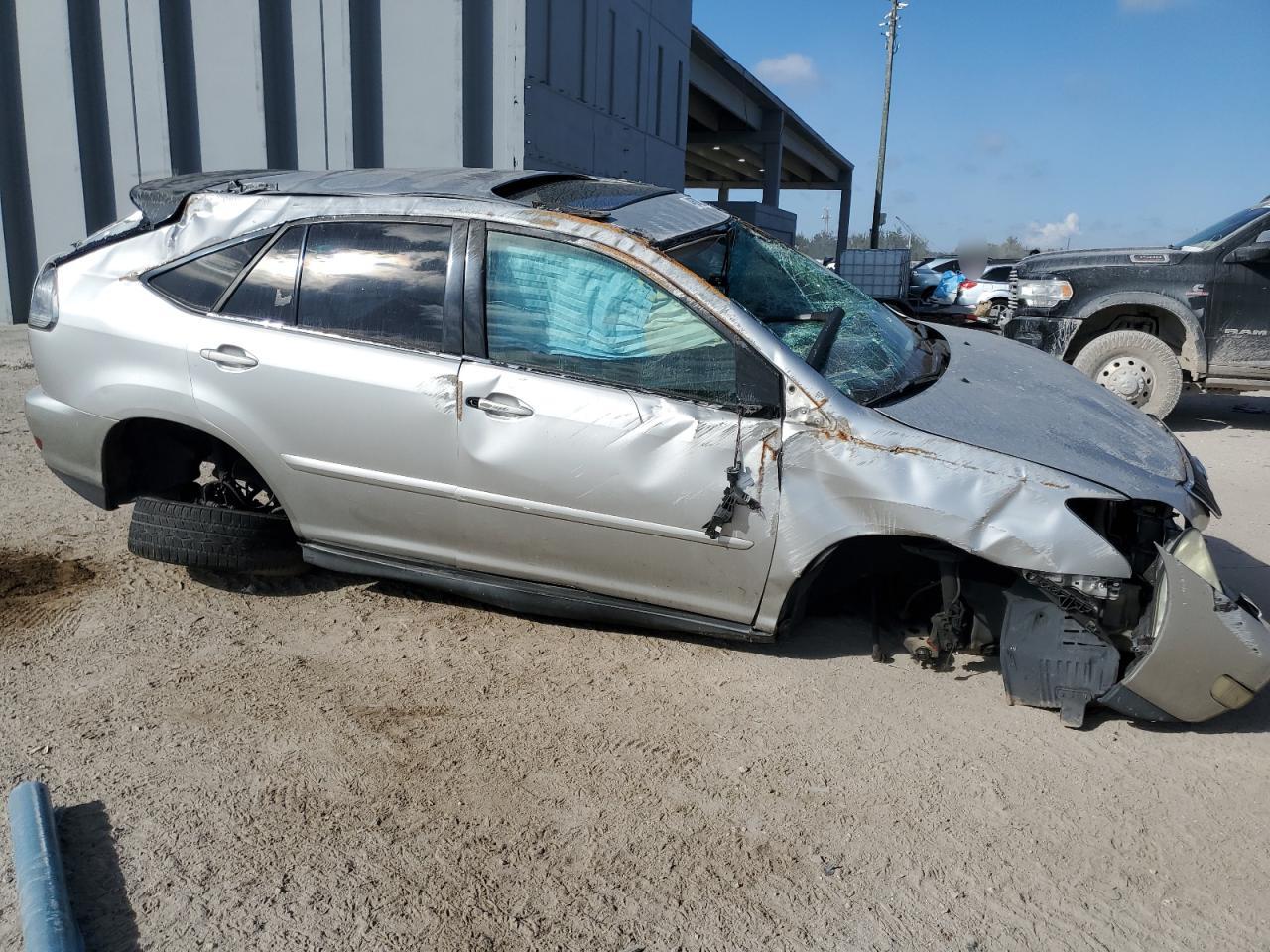 2007 Lexus RX VIN 2T2GK31U77C026215 Copart auction photo, rollover / mechanical damage thumbnail 4