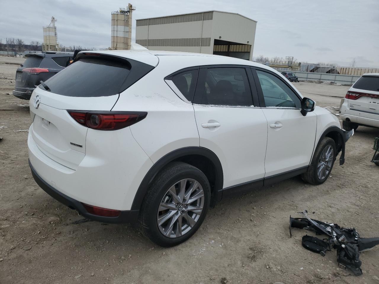 2021 Mazda CX-5 VIN JM3KFBDM3M1373069 Copart auction photo, front end damage thumbnail 3