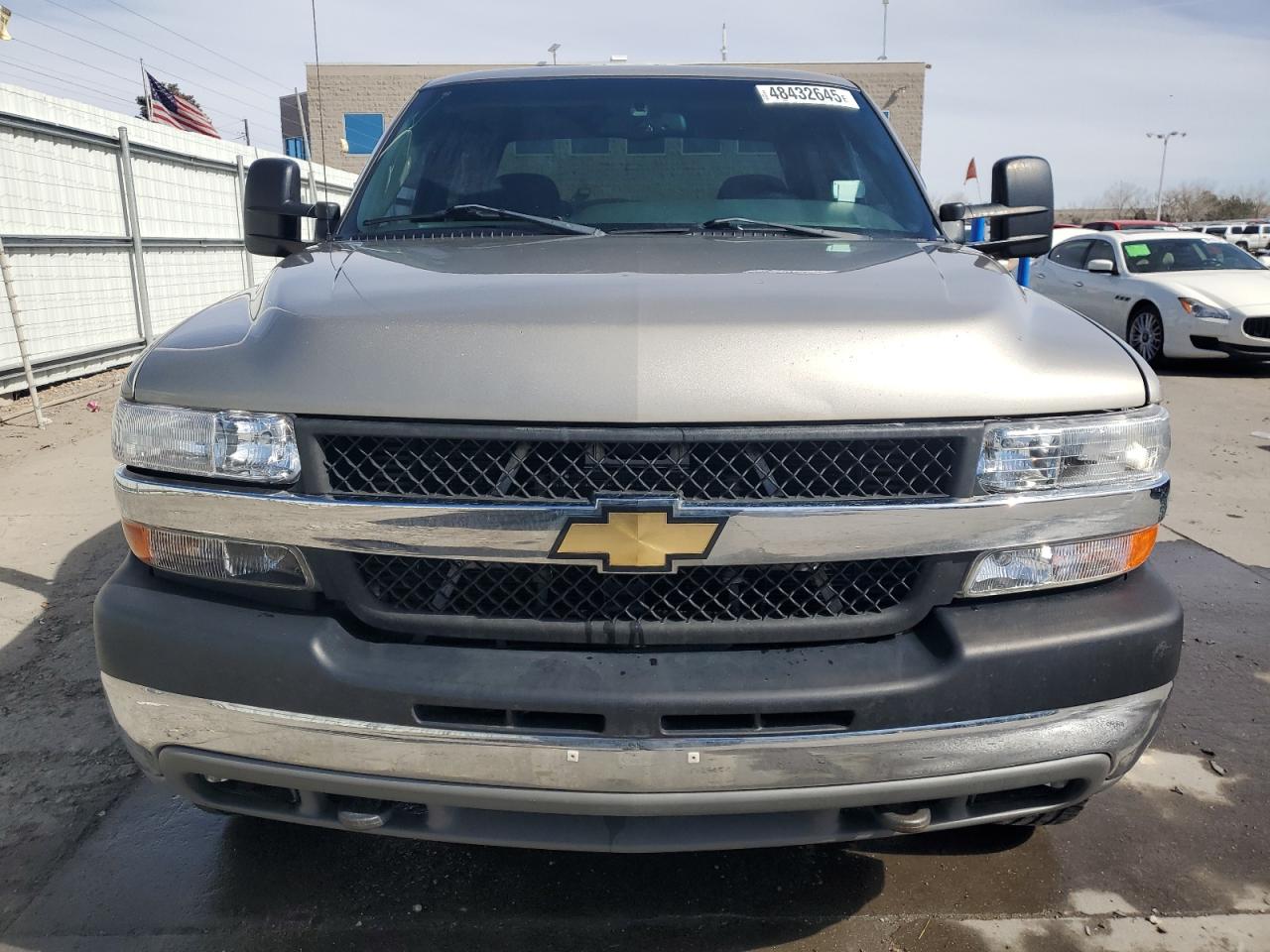 2002 Chevrolet Silverado VIN 1GCHK23132F211254 Copart auction photo, vandalism / hail damage thumbnail 5
