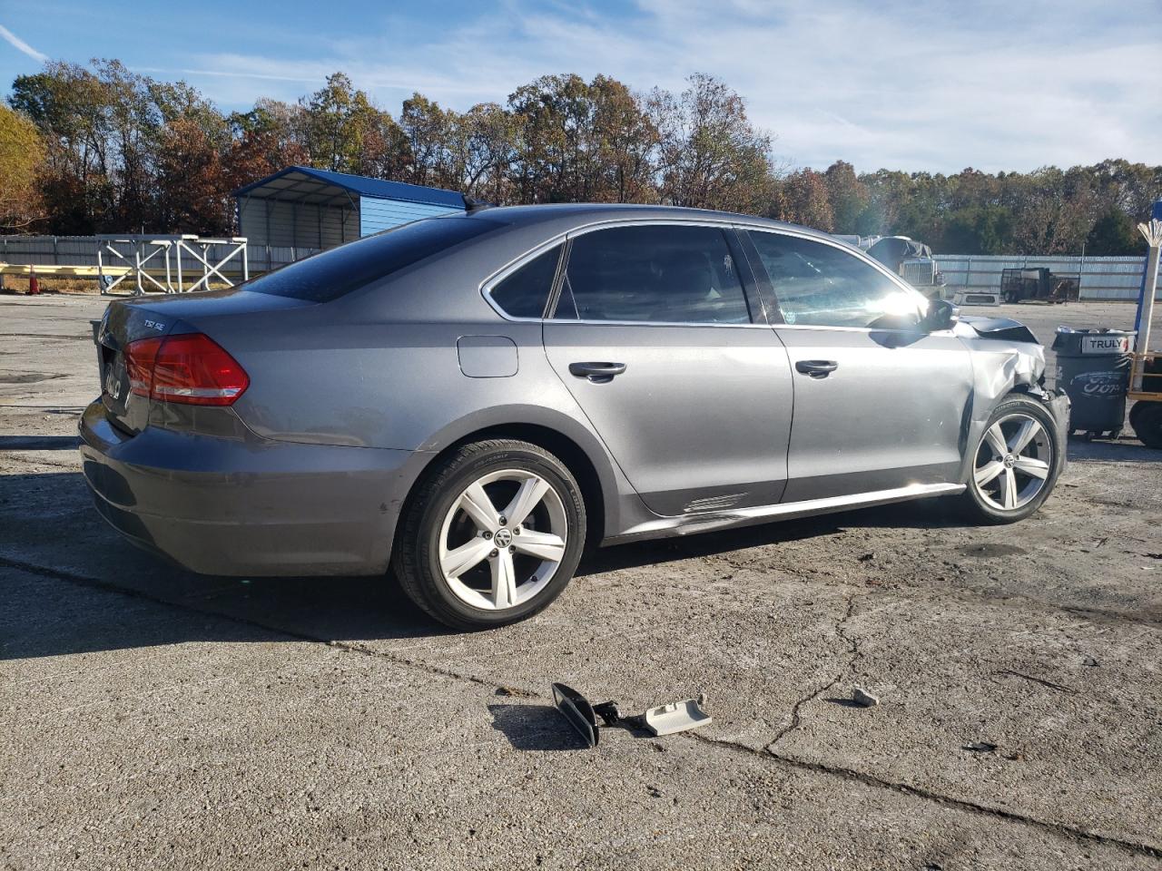 2014 Volkswagen Passat VIN 1VWBT7A33EC060908 Copart auction photo, front end / side damage thumbnail 3
