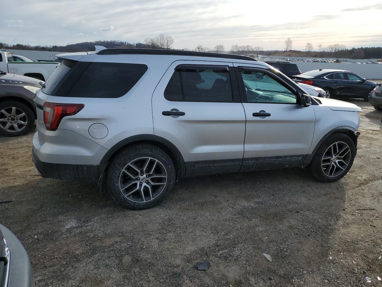 2016 Ford Explorer VIN 1FM5K8GT1GGB03679 Copart auction photo, front end damage thumbnail 3