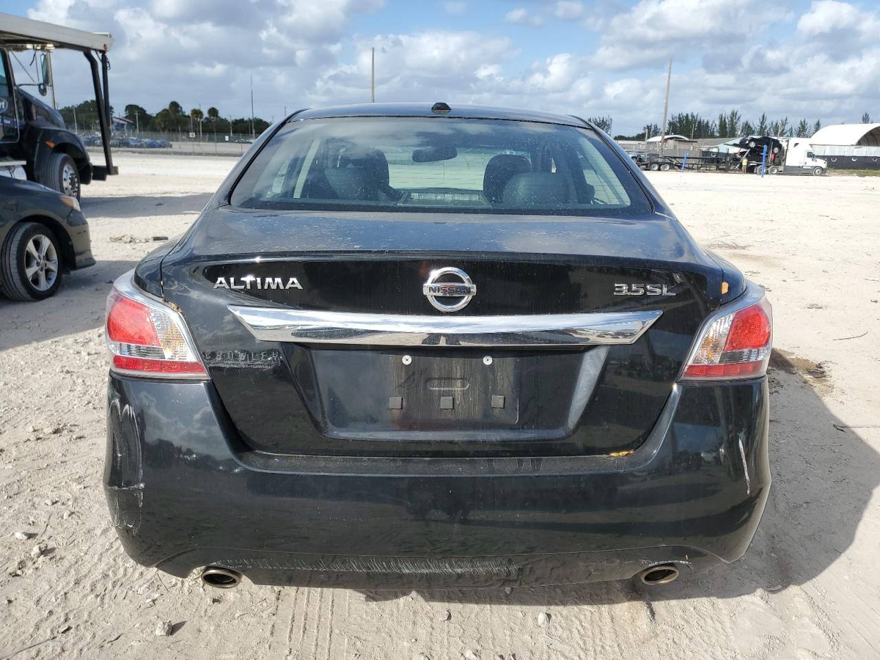 2015 Nissan Altima VIN 1N4BL3AP8FC143823 Copart auction photo, front end / minor dent/scratches damage thumbnail 6