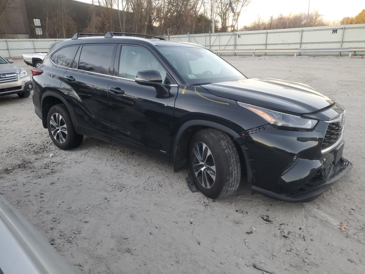 2022 Toyota Highlander VIN 5TDHBRCH1NS550220 Copart auction photo, front end / minor dent/scratches damage thumbnail 4