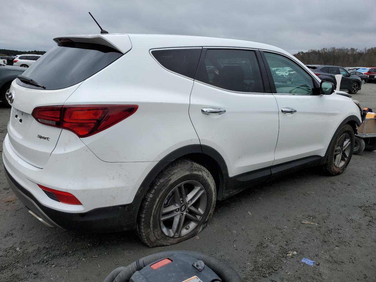 2018 Hyundai Santa Fe VIN 5NMZT3LB0JH081306 Copart auction photo, front end / undercarriage damage thumbnail 3