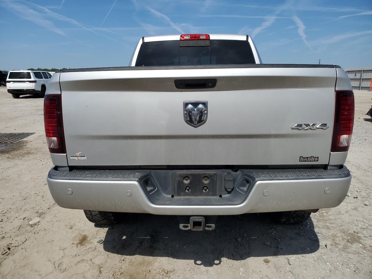 2018 RAM 2500 VIN 3C6UR5FL8JG115309 Copart auction photo, front end damage thumbnail 6