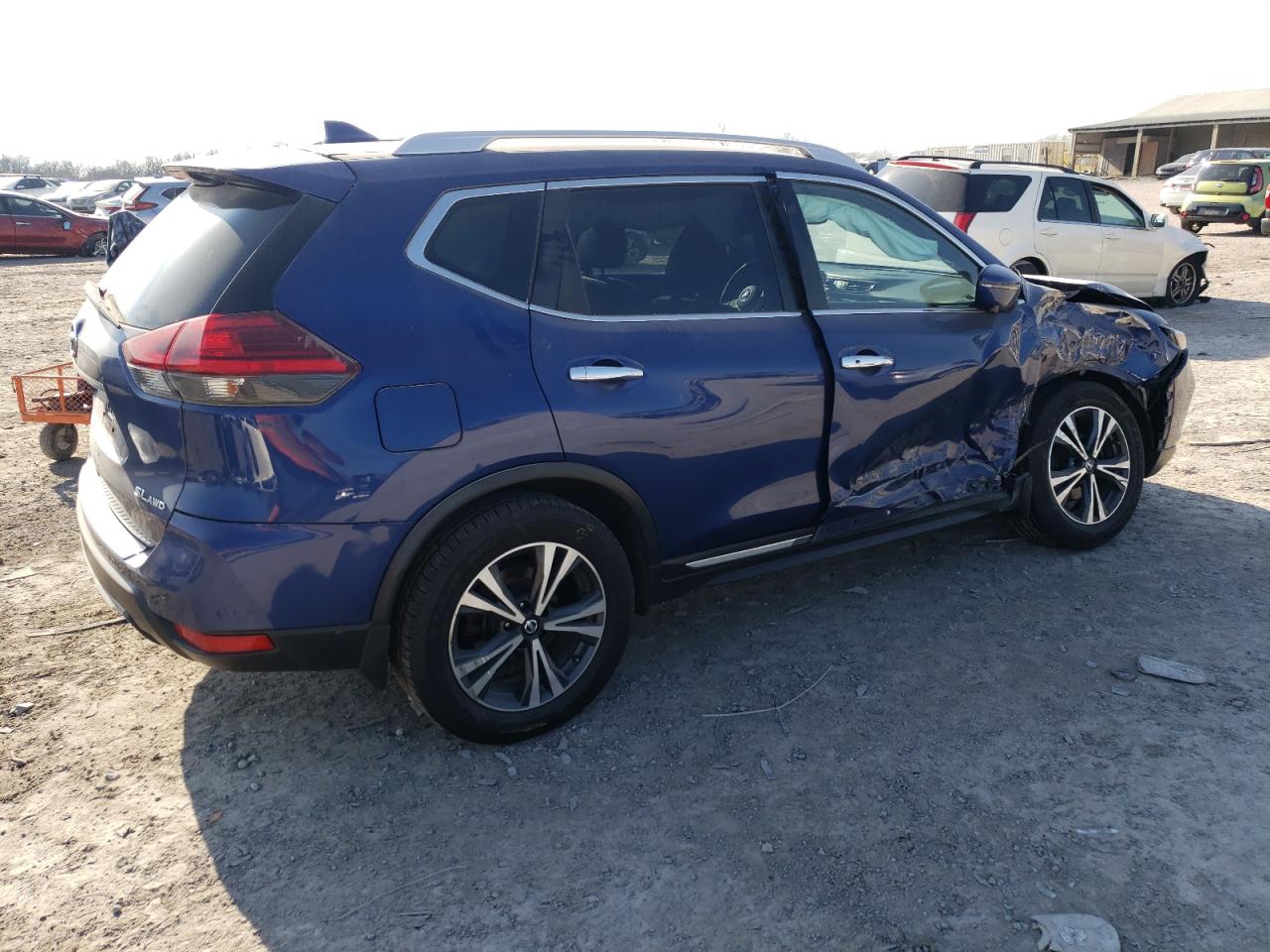 2017 Nissan Rogue VIN JN8AT2MV9HW025196 Copart auction photo, front end / side damage thumbnail 3