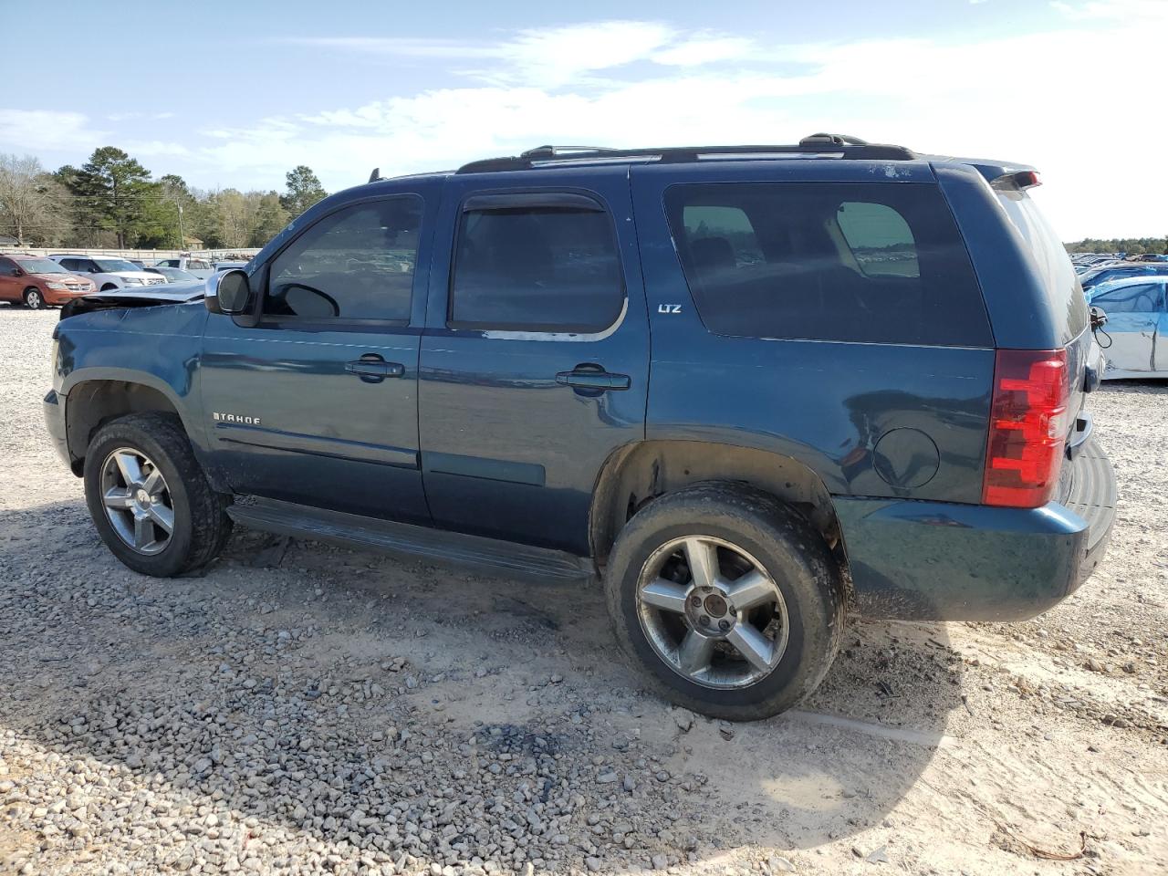 2007 Chevrolet Tahoe VIN 1GNFK13007J135545 Copart auction photo, front end / all over damage thumbnail 2