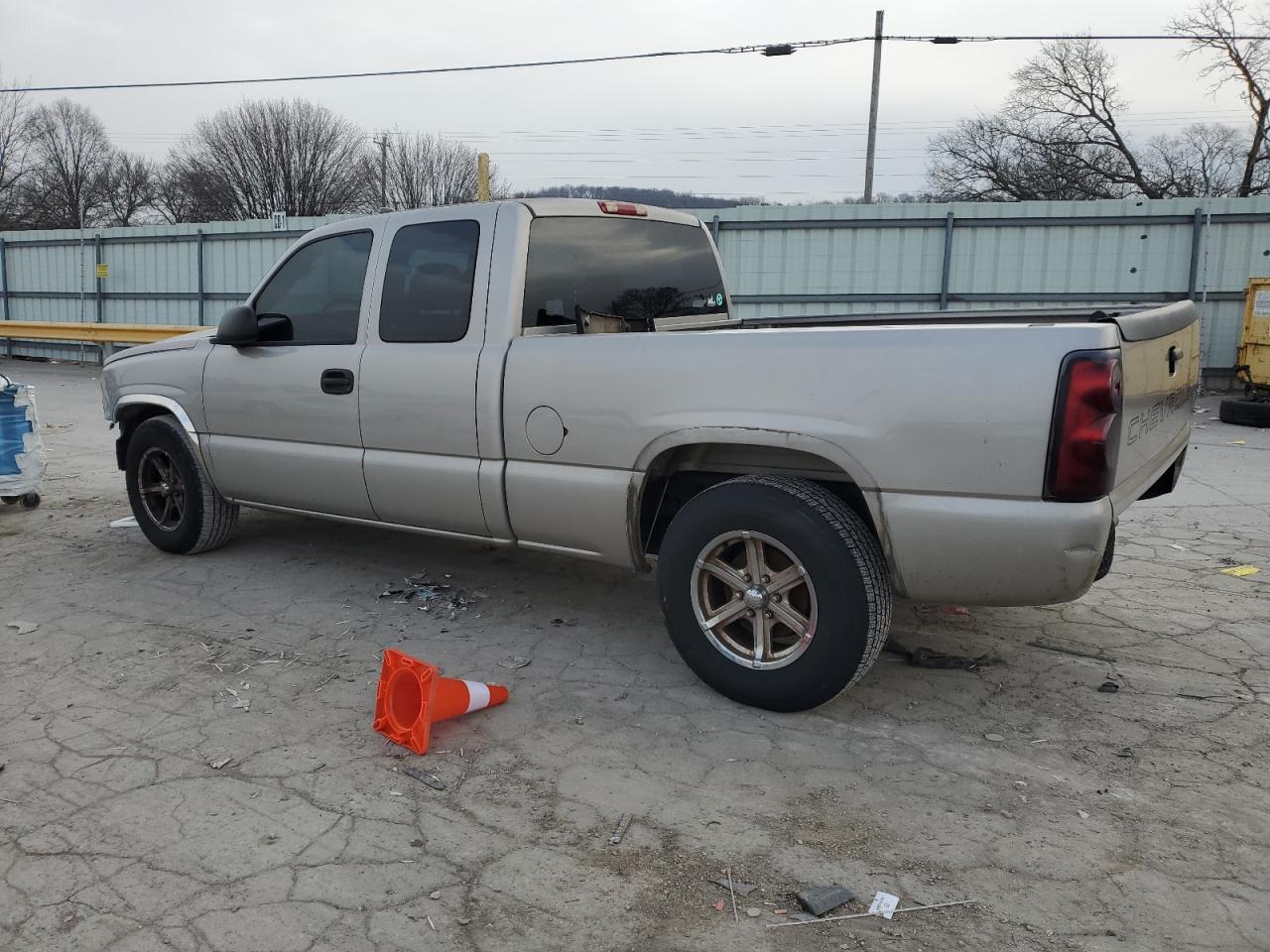 2006 Chevrolet Silverado VIN 1GCEC19V76Z127589 Copart auction photo, front end / minor dent/scratches damage thumbnail 2