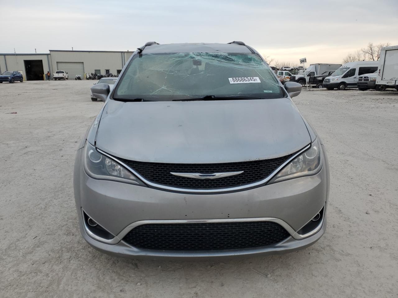 2017 Chrysler Pacifica VIN 2C4RC1BGXHR539662 Copart auction photo, top/roof / front end damage thumbnail 5