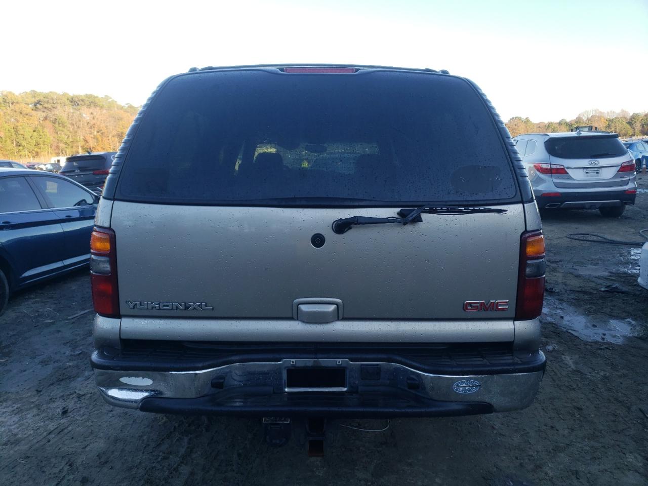 2003 GMC Yukon VIN 3GKFK16Z43G224294 Copart auction photo, front end / side damage thumbnail 6