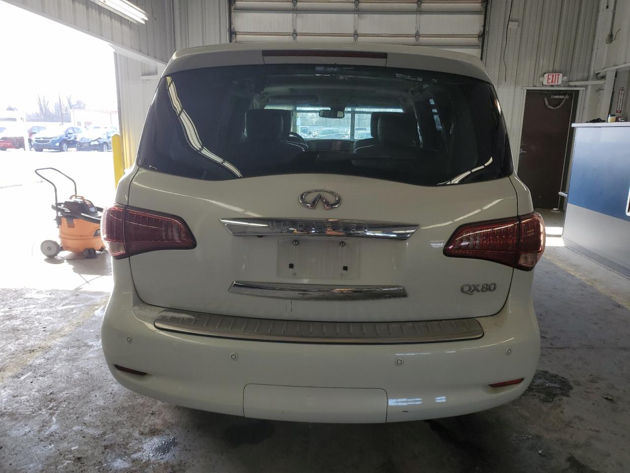 2014 Infiniti QX80 VIN JN8AZ2NE8E9066832 Copart auction photo, minor dent/scratches damage thumbnail 6