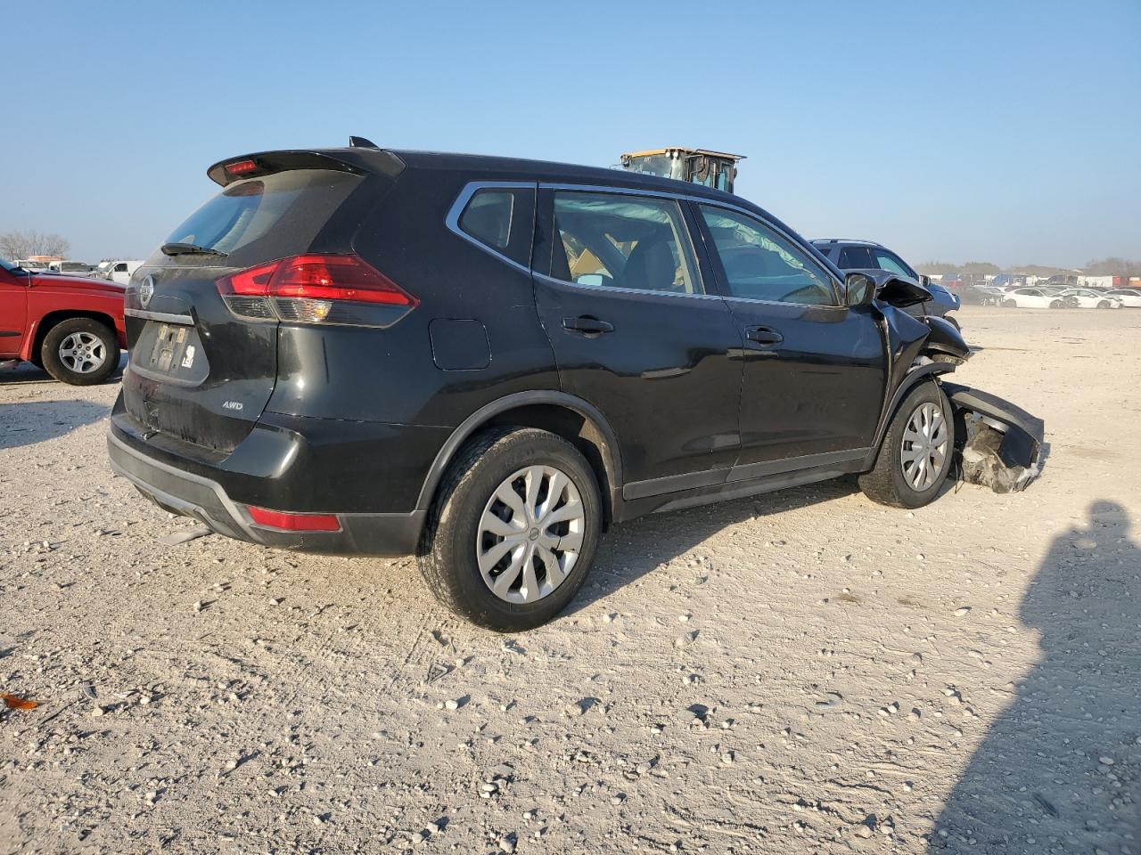 2017 Nissan Rogue VIN KNMAT2MV8HP560283 Copart auction photo, front end / minor dent/scratches damage thumbnail 3