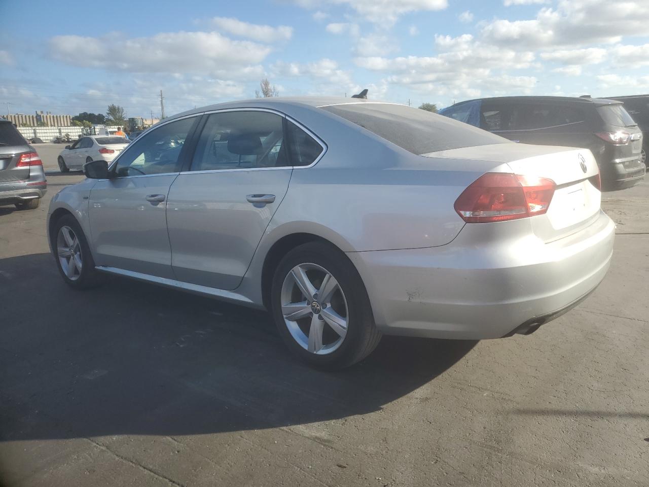 2015 Volkswagen Passat VIN 1VWAT7A39FC117559 Copart auction photo, damage history damage thumbnail 2