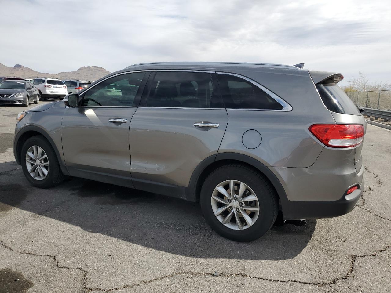 2016 KIA Sorento VIN 5XYPG4A39GG086813 Copart auction photo, mechanical damage thumbnail 2