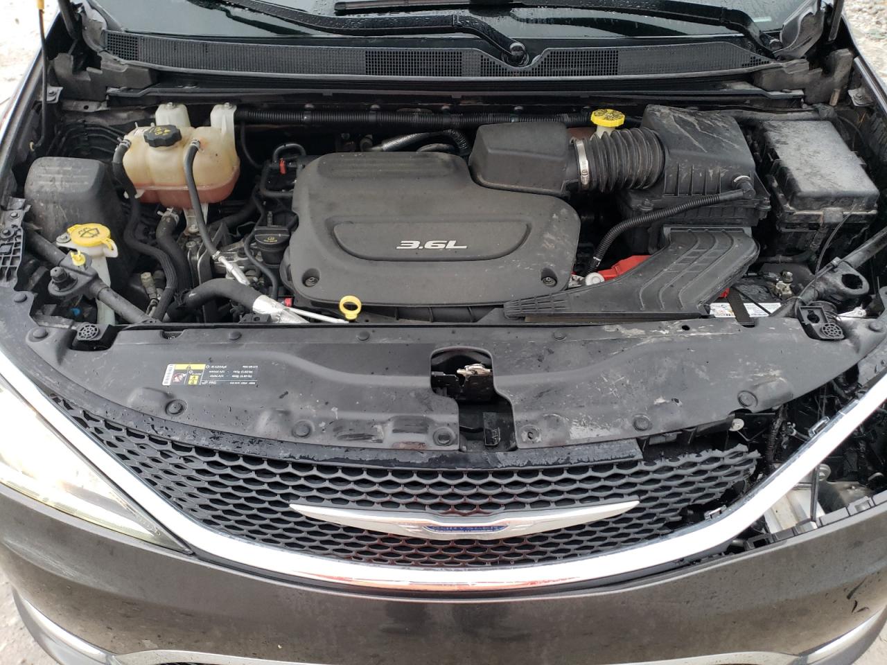 2017 Chrysler Pacifica VIN 2C4RC1EG8HR644390 Copart auction photo, front end / minor dent/scratches damage thumbnail 13