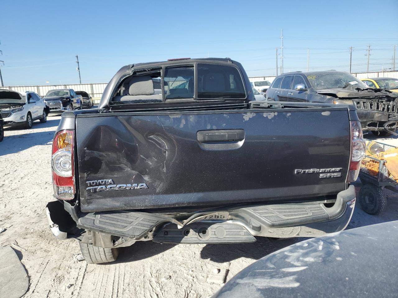 2015 Toyota Tacoma VIN 5TFJX4GN3FX039111 Copart auction photo, rollover / rear end damage thumbnail 6