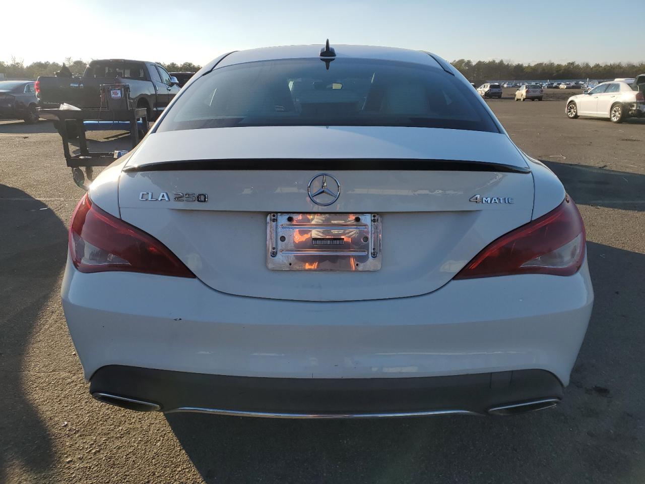 2018 Mercedes-Benz CLA-klasse VIN WDDSJ4GB4JN526646 Copart auction photo, minor dent/scratches damage thumbnail 6