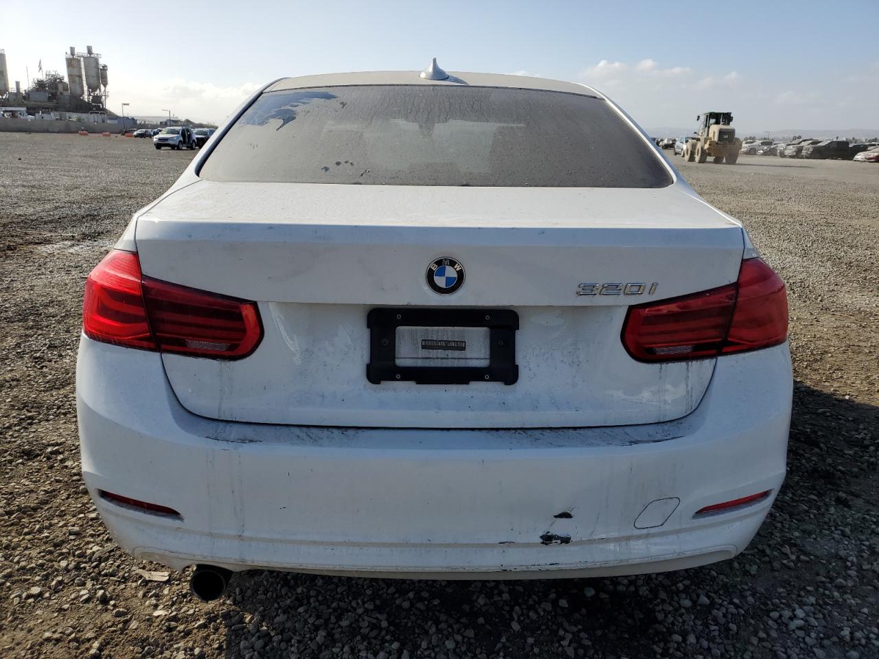 2016 BMW 3er VIN WBA8E1G53GNU10149 Copart auction photo, minor dent/scratches damage thumbnail 6