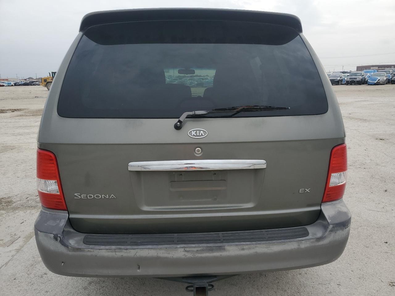 2005 KIA Sedona VIN KNDUP132656679325 Copart auction photo, front end damage thumbnail 6